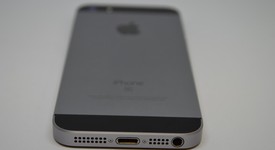 Mint
													Apple iPhone SE 1st Gen 2016 - Unlocked, Grey, 32 GB, A1662, photo 4 of 9