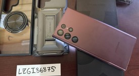 Good
													Samsung Galaxy S22 Ultra - Verizon, Burgundy, 512 GB, 12 GB, SM-S908U, photo 2 of 3