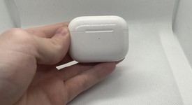 Used
													Apple AirPods Pro 1st Gen - Wireless Case, photo 3 of 3