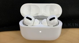 Used
													Apple AirPods Pro - Wireless Case, photo 3 of 5