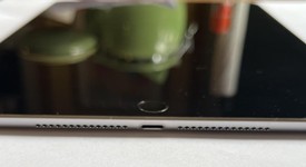 Fair
													Apple iPad Air 2 - Unlocked, Silver, 64 GB, photo 4 of 7