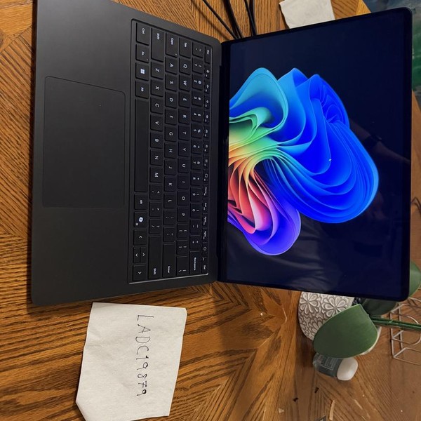 Microsoft Surface Laptop 7 - 512 GB, Black, 16 GB, Snapdragon X Plus, 13.8 inch