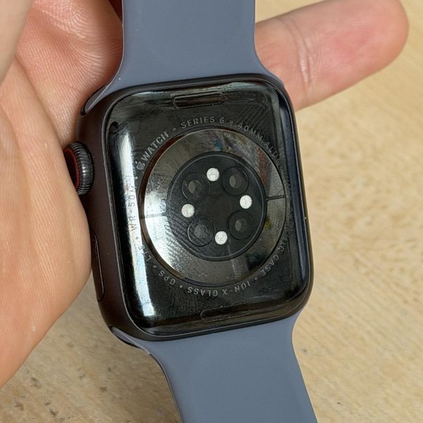 Apple Watch Series 6 40mm - Unlocked, Gray, A2293 - Cellular, Aluminum