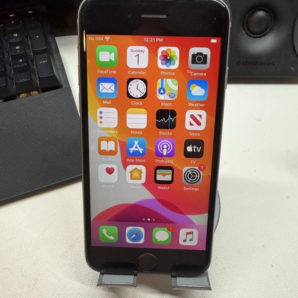 Apple iPhone 6S - Unlocked, 64 GB, Grey, A1688