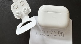 Used
													Apple AirPods Pro - MagSafe Case, photo 1 of 7