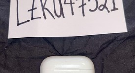 Used
													Apple AirPods Pro - Wireless Case, photo 4 of 5