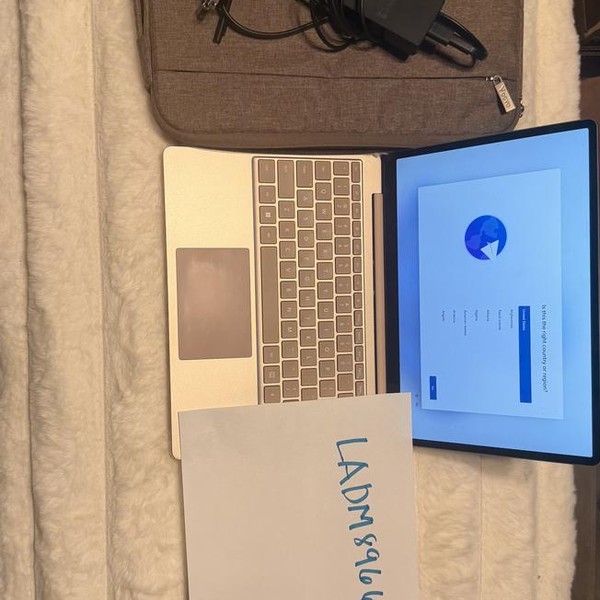 Microsoft Surface Laptop Go 2 - 128 GB, Sandstone, 8 GB, Intel Core i5