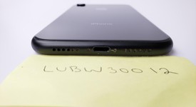 Good
													Apple iPhone Xr - Unlocked, Black, 128 GB, A1984, photo 5 of 6
