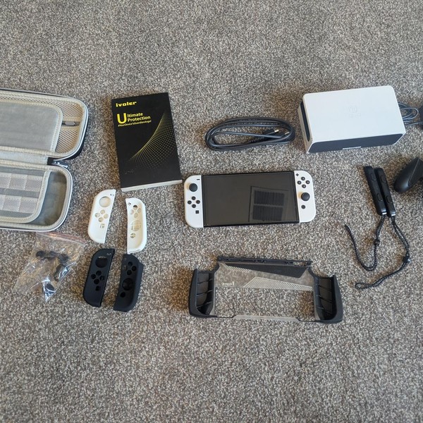 Nintendo Switch - OLED - 64 GB, White