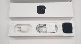 Good
													Apple Watch Series 5 44mm - Unlocked, Gray, A2095 Cellular, Aluminum, photo 2 of 9