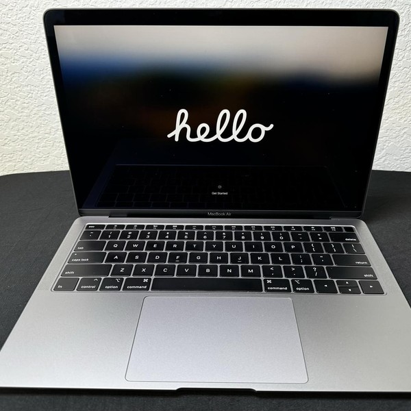 MacBook Air 2019 - 13 inch - 256 GB, Gray, 8 GB, Intel Core i5