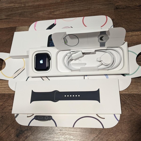 Apple Watch SE 3rd Gen 44mm - Unlocked, Midnight, A3328 - Cellular