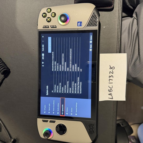 MSI Claw 8 AI Plus - 1 TB, Black, 32 GB, Intel Core Ultra 7