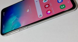 Mint
													Samsung Galaxy S10e - Unlocked, White, 128 GB, 6 GB, SM-G970U1, photo 2 of 8