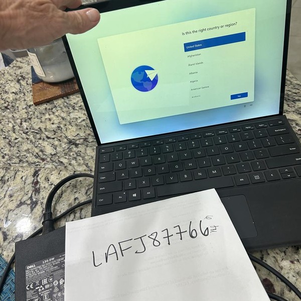 Microsoft Surface Pro X - 256 GB, Black, 16 GB, Microsoft SQ 1, Wi-Fi Only
