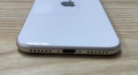 Good
													Apple iPhone SE 3rd Gen 2022 - Unlocked Non-US, Starlight, 128 GB, A2782, photo 4 of 7