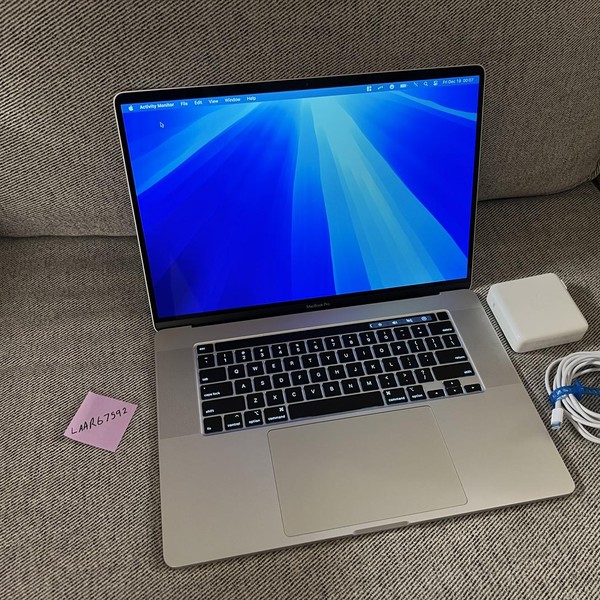 MacBook Pro 2019 - 16 inch - 512 GB, Silver, 32 GB, Intel Core i9