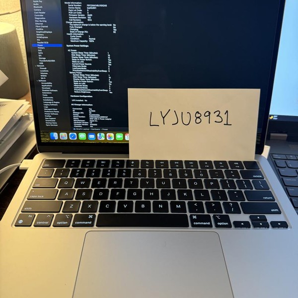 MacBook Air 2022 (M2) - 13 inch - 256 GB, Silver, 8 GB, Apple M2