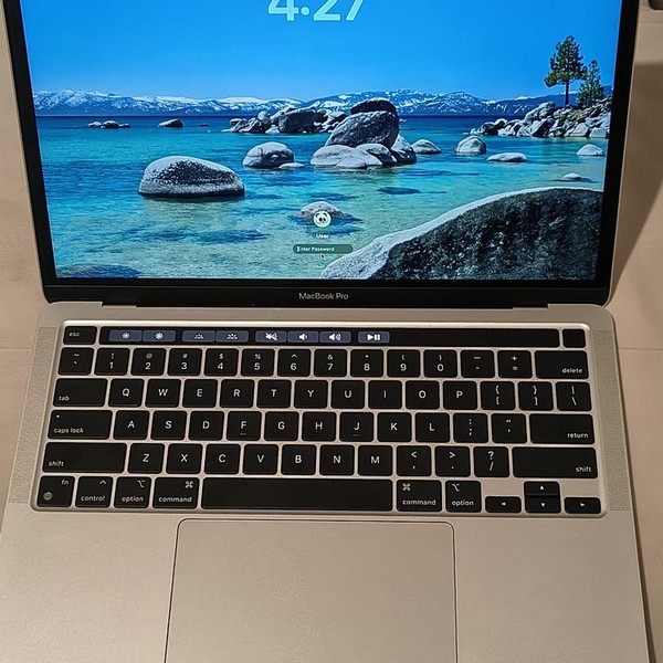 MacBook Pro 2020 - 13 inch - 256 GB, Silver, 8 GB, Apple M1