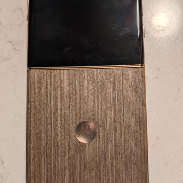 Motorola Razr Ultra (2025) - Unlocked, 1 TB, PANTONE Mountain Trail, 16 GB