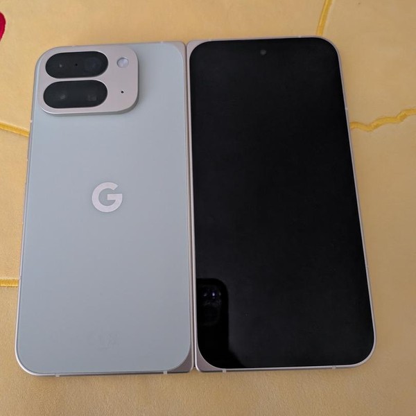 Google Pixel 10 Pro Fold - Unlocked, 256 GB, Jade, GU0NP