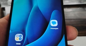 Mint
													Moto G 5G (2024) - Metro by T-Mobile, Green, 128 GB, 4 GB, photo 5 of 8