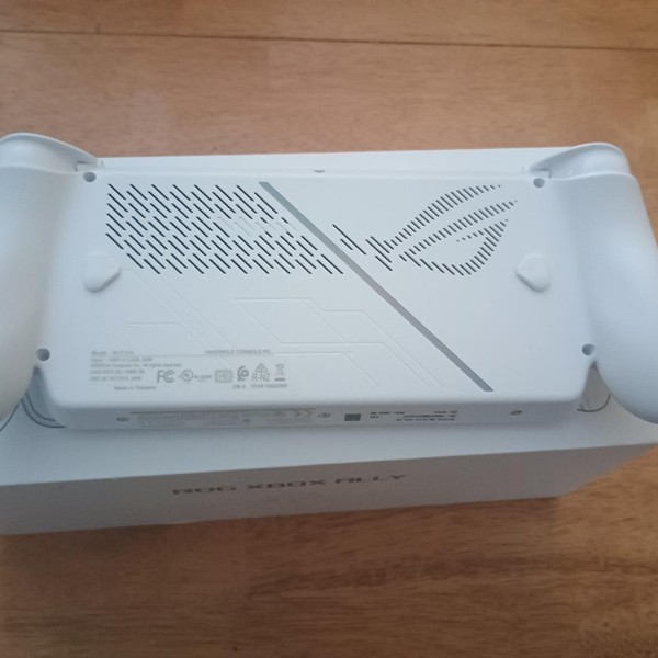 Asus ROG Xbox Ally - 512 GB, White, 16 GB