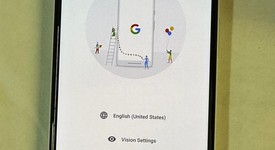 Mint
													Google Pixel 2 XL - Verizon, Black & White, 64 GB, Verizon Edition, photo 1 of 3