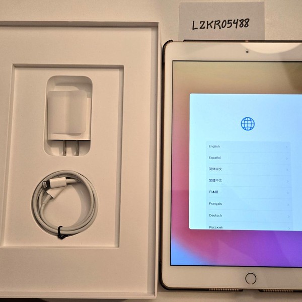 Apple iPad 8th Gen - Wi-Fi, 32 GB, Gold, A2270