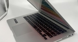 Good
													MacBook Air 2017 - 13" - I7, Silver, 256 GB, 8 GB, photo 4 of 10