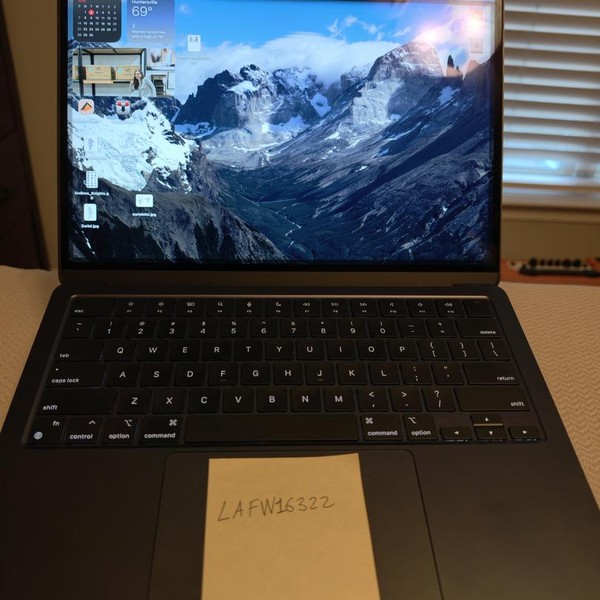 MacBook Air 2022 (M2) - 13 inch - 1 TB, Midnight, 24 GB, Apple M2