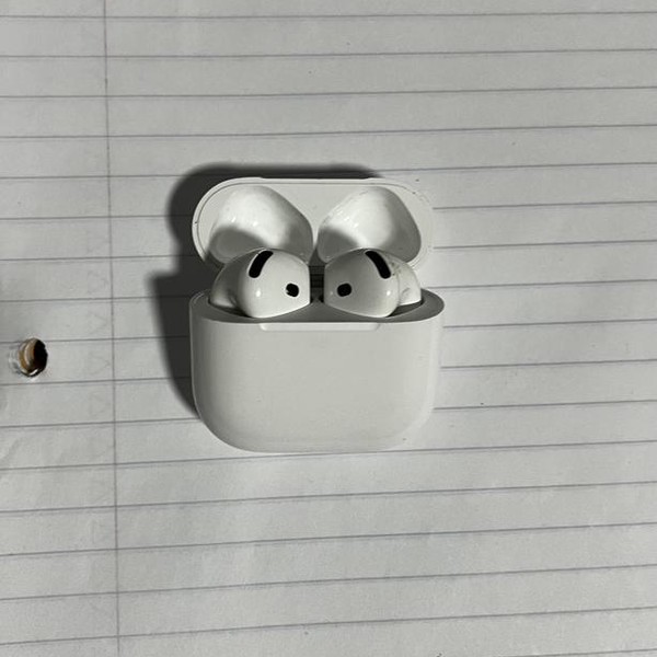 Apple AirPods 4th Gen - Standard