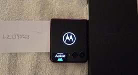 Mint
													Motorola Razr Ultra (2025) - Unlocked, PANTONE Rio Red, 1 TB, 16 GB, photo 3 of 10