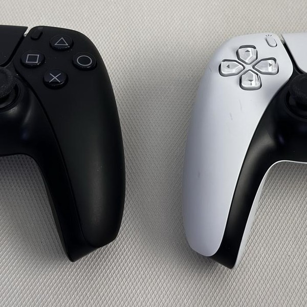 PlayStation 5 Standard Edition (2020) - 825 GB, White, Standard Edition