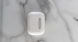 Used
													Apple AirPods Pro 2 - Lightning, photo 5 of 9