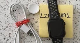 Good
													Apple Watch SE 2nd Gen 44mm - Unlocked, Midnight, A2727 - Cellular, Aluminum, photo 5 of 7