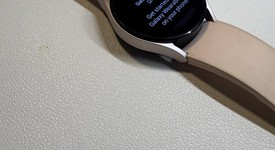Good
													Samsung Galaxy Watch5 - Unlocked, Gold, 40mm, photo 4 of 6