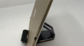 Good
													Apple iPad Pro 9.7" - Wi-Fi, Gold, 128 GB, A1673, photo 4 of 6