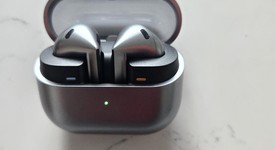 Used
													Samsung Galaxy Buds3 - Silver, photo 3 of 4