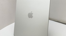 Good
													Apple iPad 11th Gen - Unlocked, Silver, 128 GB, A3355, photo 3 of 7