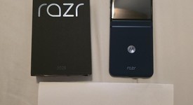 Mint
													Motorola Razr (2025) - Unlocked, Blue, 256 GB, 8 GB, photo 1 of 10