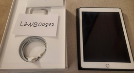 Mint
													Apple iPad 6th Gen - Wi-Fi, Gold, 32 GB, A1893, photo 1 of 7