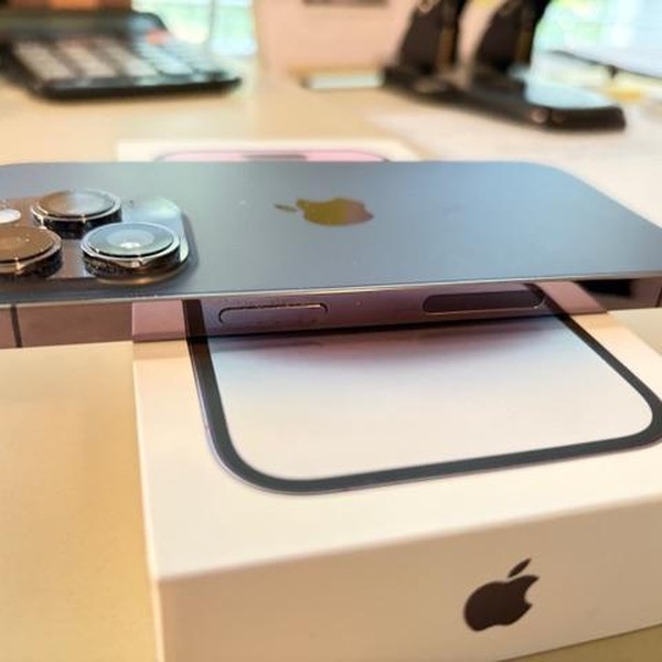 Apple iPhone 14 Pro - Unlocked, 256 GB, Purple, A2650