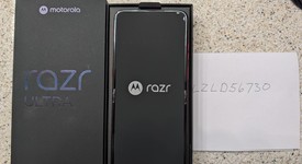 Mint
													Motorola Razr Ultra (2025) - Unlocked, PANTONE Rio Red, 1 TB, 16 GB, photo 2 of 9