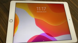 Good
													Apple iPad Pro 9.7" - T-Mobile, Rose Gold, 32 GB, A1674, photo 3 of 5