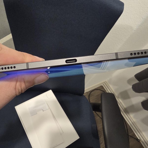 Apple iPad Pro 13 inch (M4) 2024 - Unlocked, 256 GB, Black, 8 GB, A2926, Standard Glass