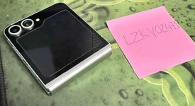 Good
													Samsung Galaxy Z Flip6 - Unlocked, White, 256 GB, 12 GB, SM-F741U1, photo 2 of 8