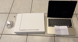 Mint
													MacBook Air 2024 (M3) - 13" - Apple M3, Starlight, 256 GB, 16 GB, 8-core GPU, photo 1 of 10