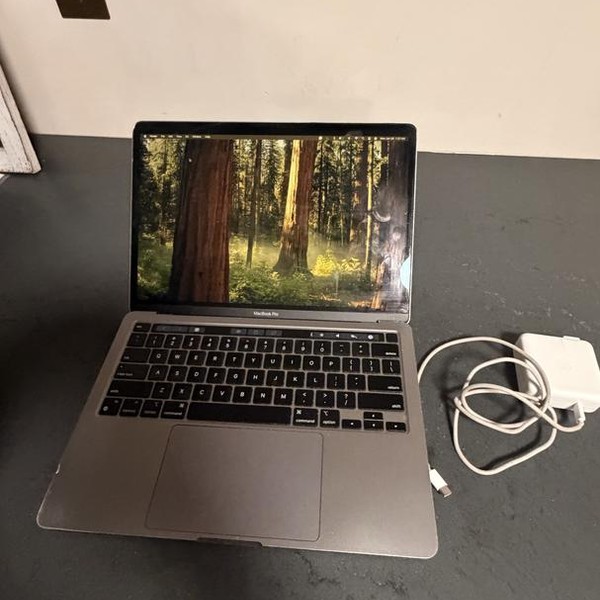 MacBook Pro 2020 - 13 inch - Apple M1, Gray, 256 GB, 16 GB