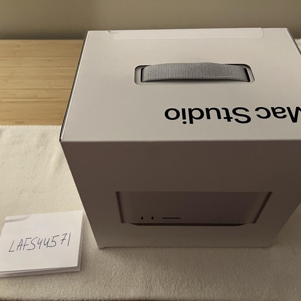 Mac Studio 2022 - 2 TB, 32 GB, Apple M1 Max, 32 Core GPU